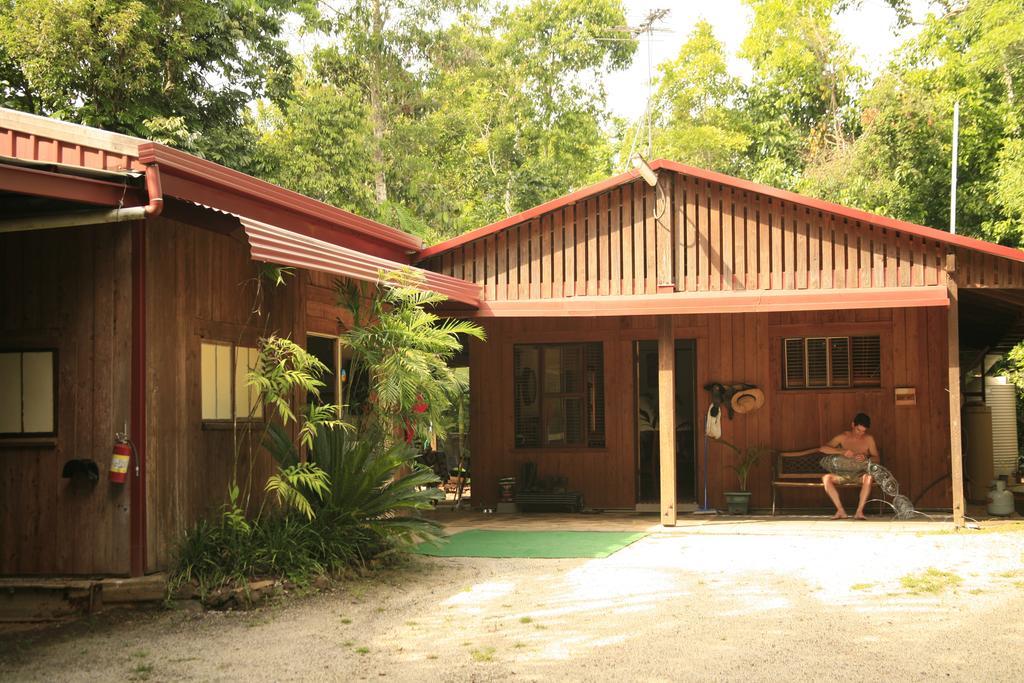Tropical Bliss Bed And Breakfast Mena Creek Exterior foto
